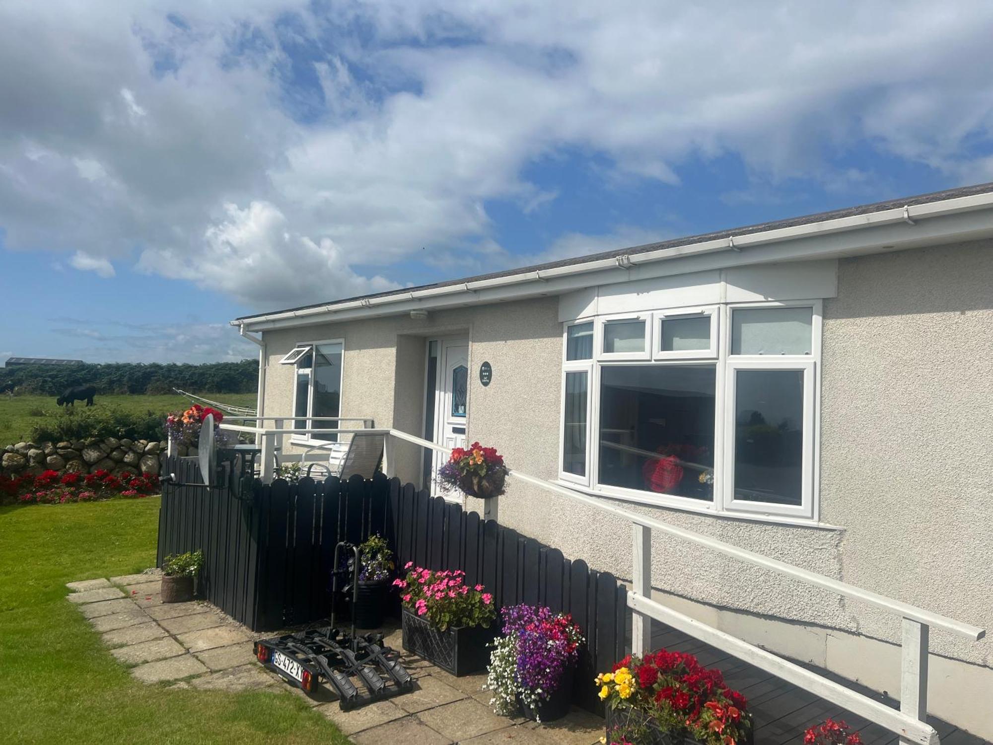 Moneydarragh Cottage With Uninterrupted Mountain And Sea Views- Hot Tub Available For Hire Annalong エクステリア 写真